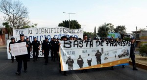 MARCHAN POLICIAS ESTATALES DE OAXACA I-D (1)