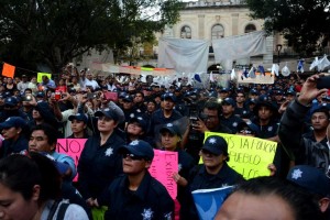 Incapaz gobierno de Gabino Cué para atender demandas de la Policía Estatal