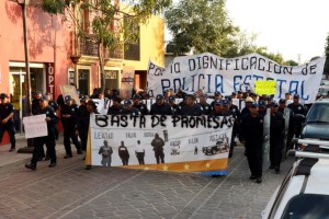 MARCHAN POLICIAS ESTATALES DE OAXACA I-D (3)