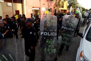 MARCHAN POLICIAS ESTATALES DE OAXACA I-D (5)