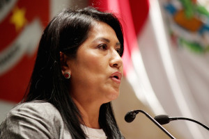 Garantizar derechos de mujeres migrantes, Exige Rosalía Palma